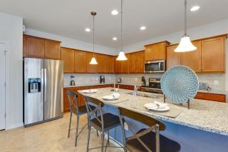 Indulge in a Lakefront Retreat 9 Bedrooms and World-Class Amenities - Kissimmee - 3