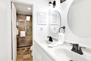 Apres Chalet Retreat~ Hot Tub~ Relax Away Cottage~ - Sugarloaf - 1