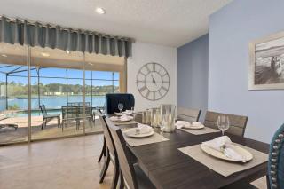 Indulge in a Lakefront Retreat 9 Bedrooms and World-Class Amenities - Kissimmee - 4