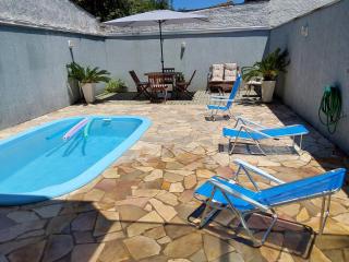 Casa com piscina duas quadras da praia - Guaratuba - 0