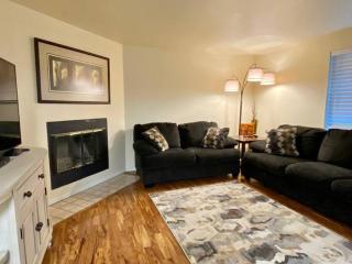 Hidden Gem in SE Boise with hot tub and wood burning fireplace - Boise - 8