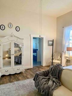 The Shopkeeper's Cottage ~ CHIC! - Amador City - 5