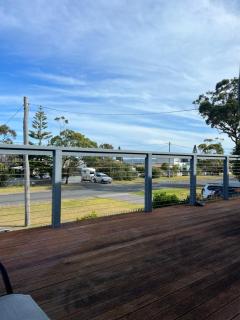 Simple Shack by the Beach - Callala Beach - 9