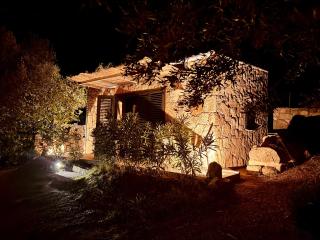 BERGERIE CASA SANTU 22m2, patio 35m2, en pierres typique, tout équipé et neuf,DE SAEDI EN SAMEDI - Monacia d'Aullena - 8