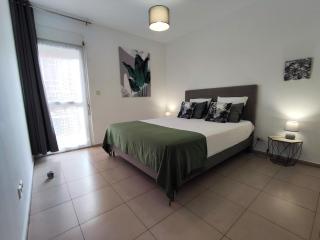 Neptune Appart T3 avec Grande Terrasse et Parking Privé, Proche des Plages, Saint Gilles Les Bains - Saint-Gilles-les-Bains - 9