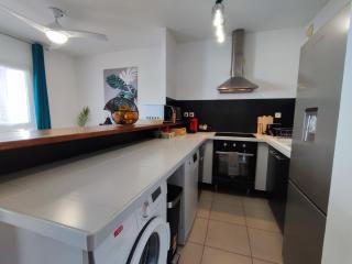 Neptune Appart T3 avec Grande Terrasse et Parking Privé, Proche des Plages, Saint Gilles Les Bains - Saint-Gilles-les-Bains - 1