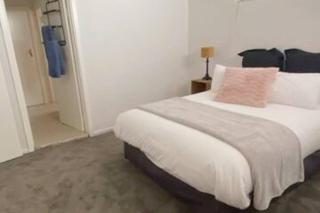 Suite Petite- The Old Broken Hill Bakery B&B - 7