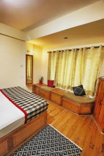 Holiday Hill Mountain View with Balcony - McLeod Ganj - 3