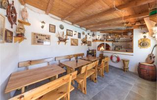 Stunning Apartment In Okrug Gornji - Trogir - 4