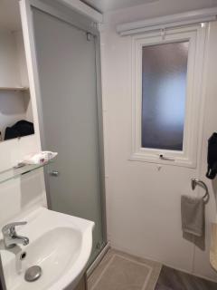 superbe mobil home 6/8 pers,clim, sans vis a vis dans camping 4* espace aquatique - Vias - 2