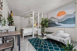 Inviting Oasis - Cozy, Spotless, and Comfortable Room - 4