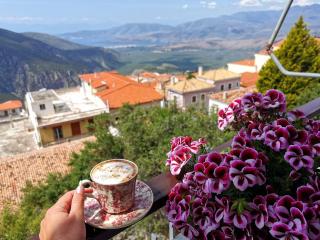 Delphic Horizons - Delphi - 7