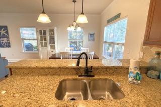 Grayling Beach House - 4