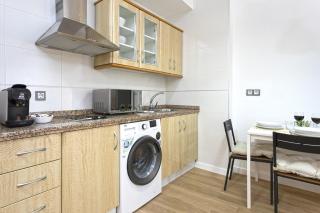 -MalagaSunApts-Cervantes Pool&Parking - 3