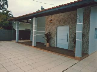 CASA JD SÃO LOURENÇO PISCINA AR WI-FI TV PRAIA - Bertioga - 1