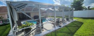 Luxurious Pool Cottage Sleep 2 - Carlton - 7