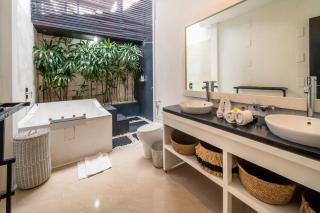Villa Khanphi Seminyak - Seminyak - 1