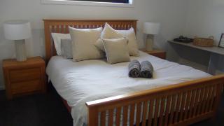 Spacious House Close to Hobart CBD WiFi and New Sony QLED Smart TV - Moonah - 1