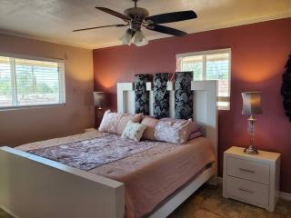 Spacious West El Paso 19 min from Airport, Fort Bliss Military Base - El Paso - 3