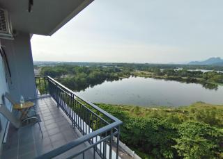 Balcony Forest Lake Mountain - Kampar - 8