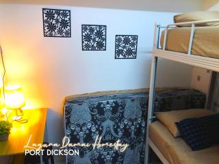 Laguna Damai Homestay PD - 3BR, Near Beach, Pool, Astro, Netflix, WiFi - 3