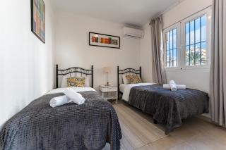 Tranquil 2BR Coastal Bliss - Benalmádena - 5