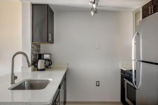 Bethesda 1br w courtyard pool nr restaurants WDC-723 - 3