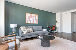 UES 1BR w Gym Doorman Balcony Stunning Roof NYC-503 - 9