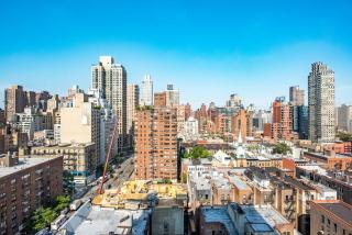 UES 1BR w Gym Doorman Balcony Stunning Roof NYC-503 - New York - 6
