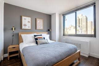 UES 1BR w Gym Doorman Balcony Stunning Roof NYC-503 - New York - 2