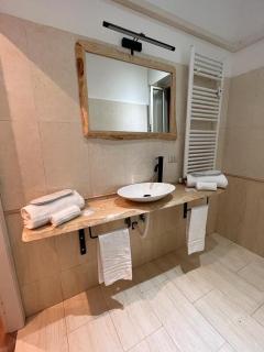 Royalroom2.0-relaxing spa & luxury apartments - Ostia - 2