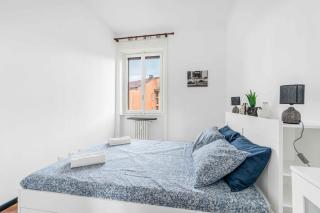 MI8 -10 minutes from the Duomo- Large Apartment - Milan - 1