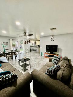 Cozy Private room with Shared bathroom Inside a house - Phoenix - 3