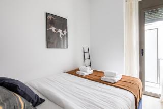 The Beatles 2-Bedroom Apartment in Athens - 8