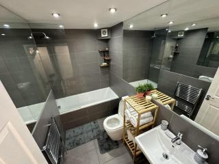 Stoke Newington Deluxe Flat - London - 9