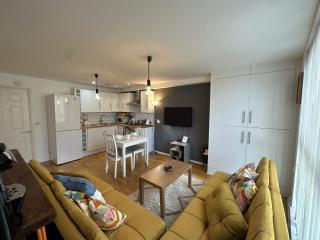 Stoke Newington Deluxe Flat - London - 4