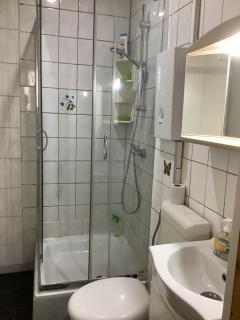 Schönes großes Zimmer 1 Et Parkplatz nach Verfügbarkeit - Essen - 9