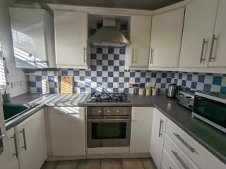 Superb Modern Apartment - FREE PARKING - 1