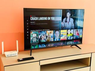 Peachy Poolview Paradise @ Paradigm Mall *10-12pax - 3