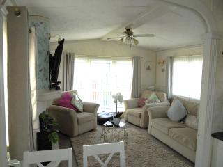 Golden palm : Vogue 6 Berth, Central Heated, Enclosed Veranda - Chapel Saint Leonards - 3