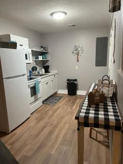 Cozy Cabin, minutes from Lost River State Park - Mathias - 9
