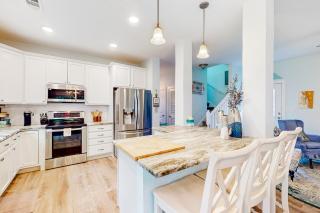 Charming home steps from the beach with enclosed yard and grill - dog-friendly - 1