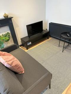 Newly refurbished 2 bed- Didcot - - 2