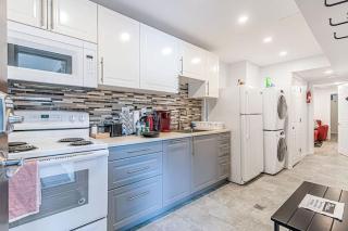 Executive Apartment - 2BDR Parking Self-check in - Walkout basement Lower Unit - Mississauga - 0