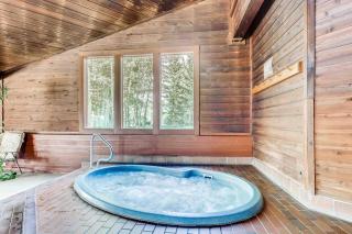 Cozy Ski Condo + Hot Tub + Fireplace + Heated Pool - 7