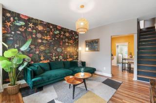 Trendy Fishtown Mid-Century Modern Inspired Home - Filadelfia - 0