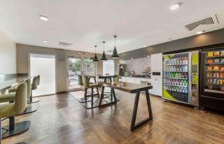 Extended Stay America Premier Suites - Miami - Airport - Doral - 25th Street - Miami - 4