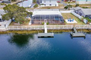 Waterfront oasis with NEW POOL and kayaks - 1