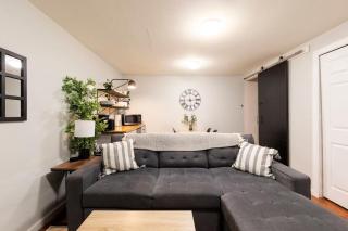 Adorable 2-Bedroom Modern Basement - 9