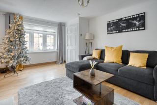 LIVERPOOL HOME with FREE PARKING - 7